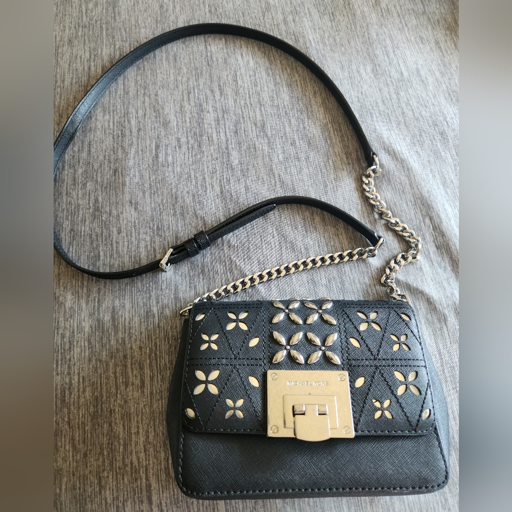Michael Kors Black Leather sliver hardware cross body bag purse with cha…